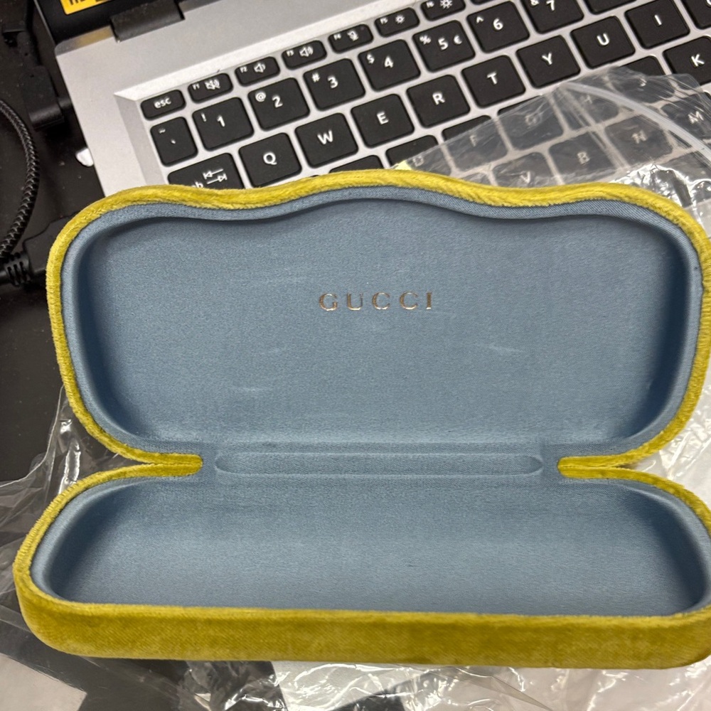 Gucci Blue and Yellow Eyeglass Case- NWOT - Unisex glass case - No eyeglasses